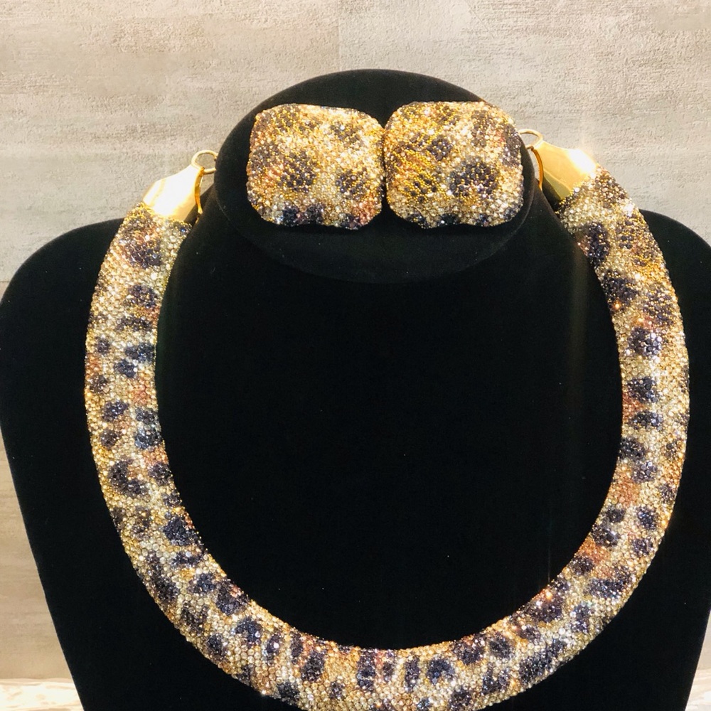 Leopard Print Bling Gold and Black Jewelry Set - Picture 13 of 14